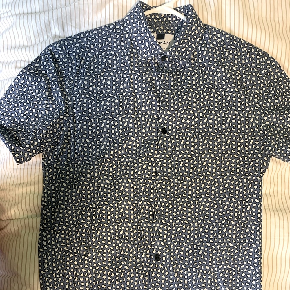 Short-sleeve button-up shirt